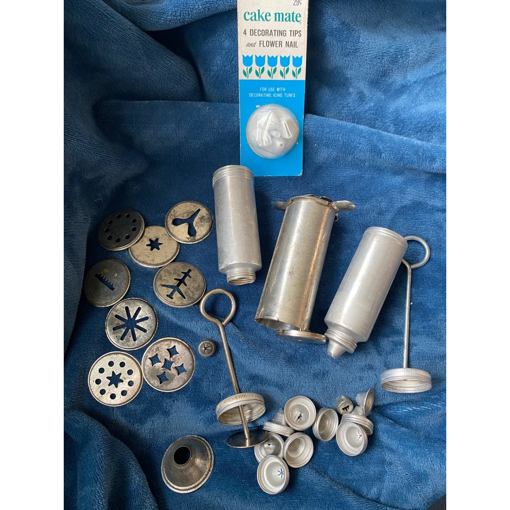 Vintage Aluminum Cookie Press Cake Decorating Set Spritz Discs Tips Cake Mate